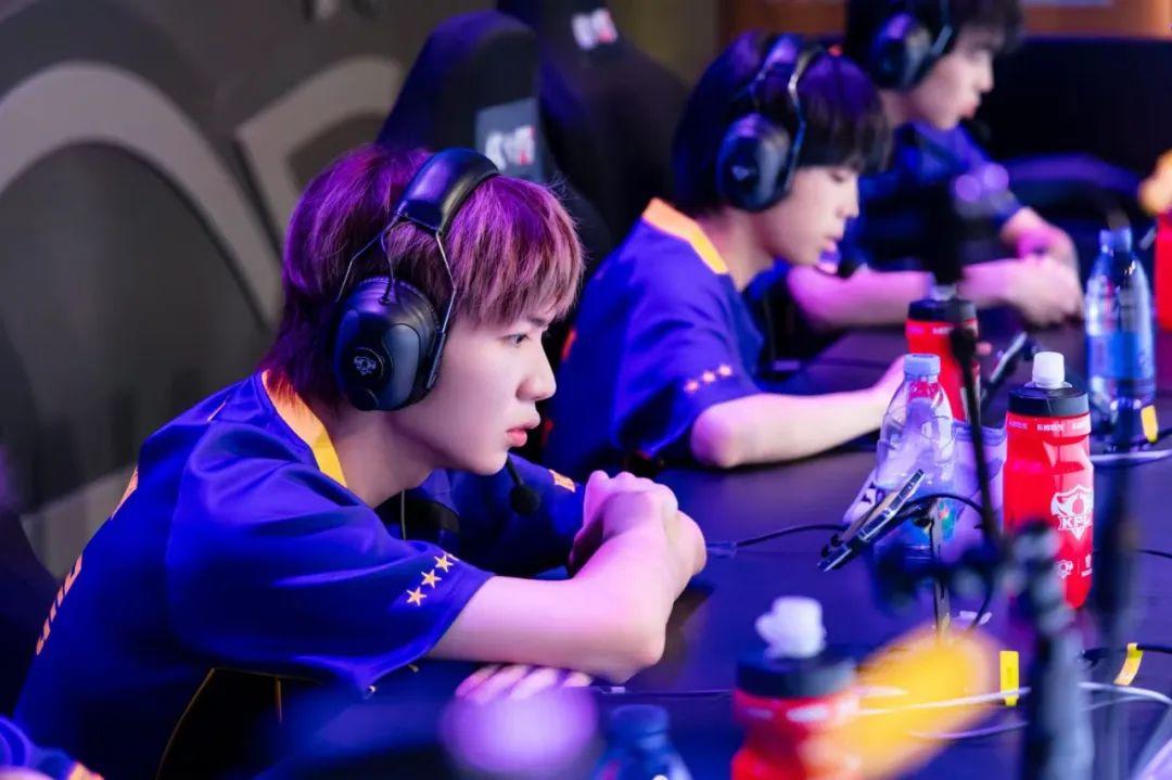 进攻过于依 进攻过于依