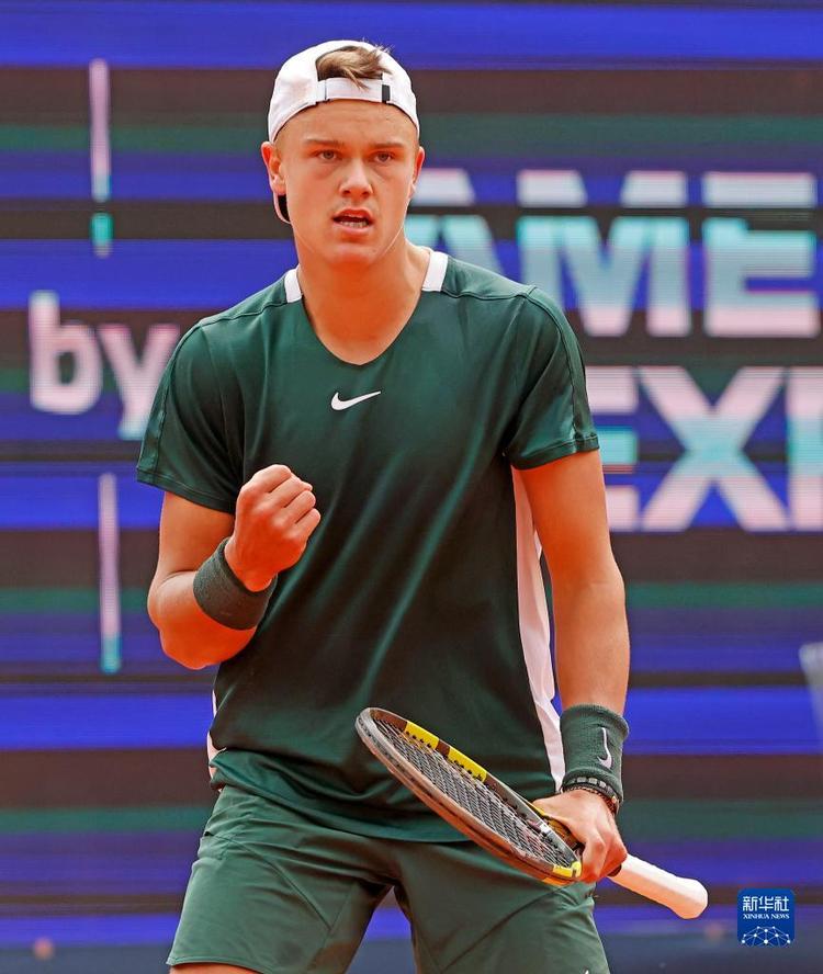 度与年轻球 度与年轻球