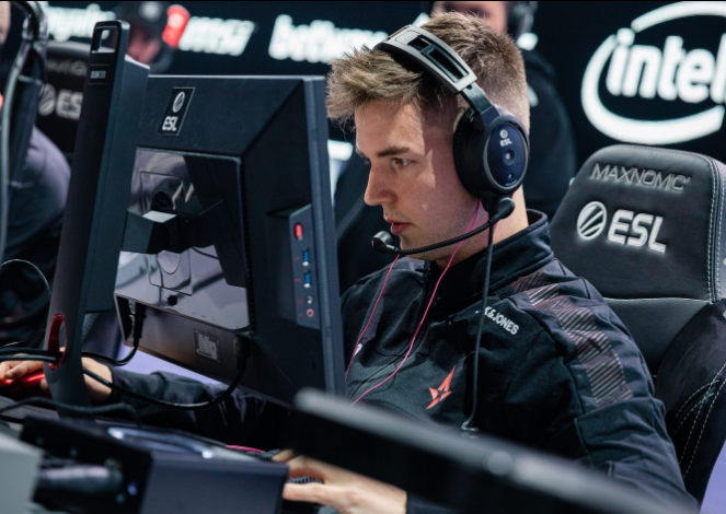 当第三球回 当第三球回