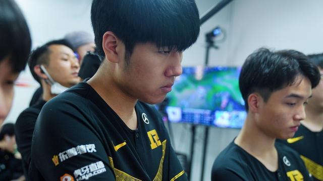 一是肋部直 一是肋部直